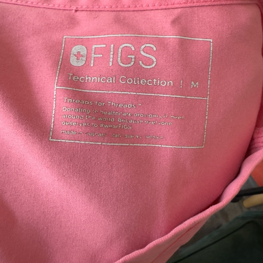 Figs Technical Collection Rose Scrub Top - image 2